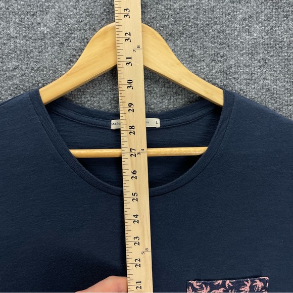 Marine Layer T Shirt Men’s L Navy Blue w/Floral Pocket Short Sleeve Cotton Tee - Picture 7 of 8